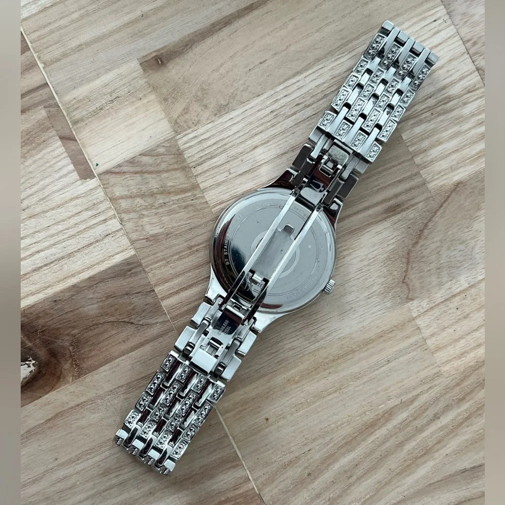 Bulova Swarovski Crystal Ladies Watch Mother of Pearl Face Gorgeous New w/o Tags